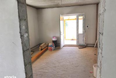 Casă cu 5 camere cu Teren 1100 Mp în Ernei - 7
