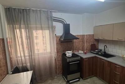 Apartament cu 4 camere în Olteniței