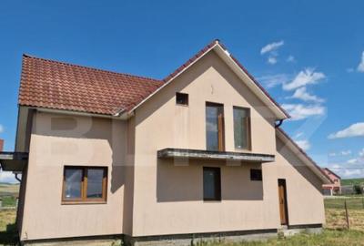 Casa noua, semifinisata, 56 ari teren, zona de exterior Est - 1