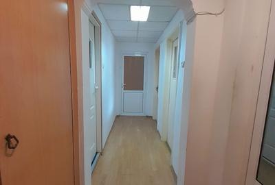 Apartament cu 3 camere decomandat în Exterior Vest
