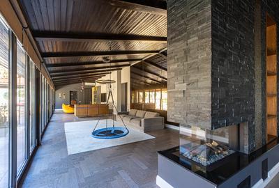 Casă cu 10 camere cu Piscina în Km 4 - 8