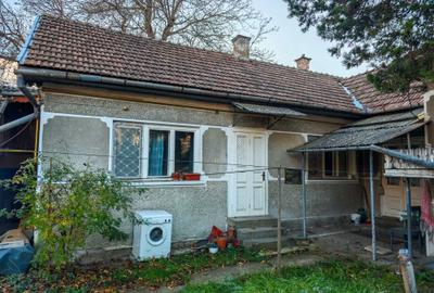 Casă cu 3 camere în Central - 1