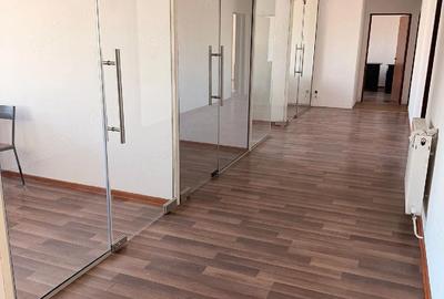 Spațiu comercial, de 541 mp, în Central - 3