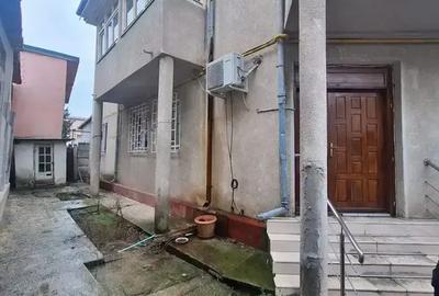 Casă cu 6 camere cu Canalizare în Berceni - 4