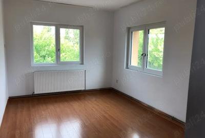 Casă cu 3 camere în Colentina