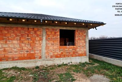 Casa la rosu si teren 500 mp,in cartier de vile, com. Dumbrava Rosie - 6