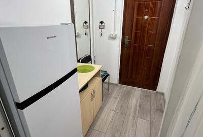 Garsonieră decomandată, mobilată în CET - 7