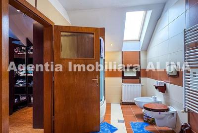 Casă cu Teren 900 Mp în Zăvoi - 3
