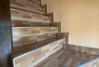 Apartament cu 7 camere decomandat în Podu Roș - 3