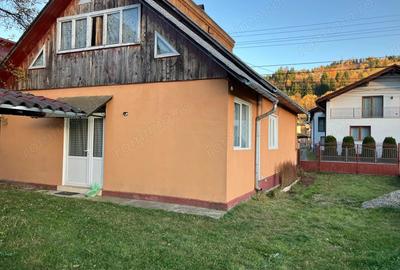 Casă cu 4 camere cu Teren 350 Mp în Băile Borșa