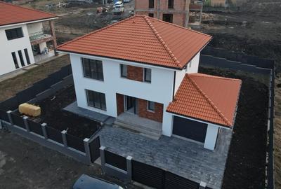 Casă individuală cu 4 camere cu Canalizare în Chinteni - 2