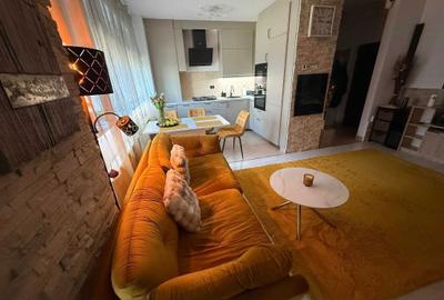 Apartament cu 3 camere decomandat în Exterior Vest