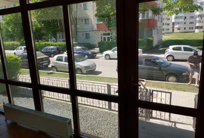 De vanzare spatiu comercial - birouri - strada Traian - Vaslui - 12