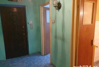 Drumul Taberei Raul Doamnei Metrou bloc Tip OD etaj parter ,decomandata sup 39 mp - 2