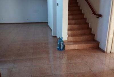 Casă cu 8 camere cu Teren 500 Mp în Jilava - 5