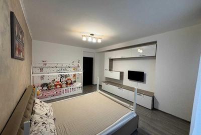 Apartament cu 2 camere decomandat în Tractorul - 4