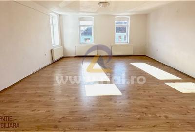 Spațiu comercial, de 122 mp, în Central - 1