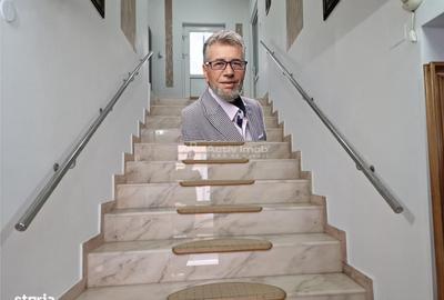 Casă cu 7 camere cu Teren 600 Mp în Central