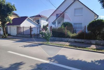 Casă / Vilă cu 8 camere de vânzare în zona Central - 43