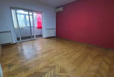 Apartament cu 2 camere decomandat în Domenii