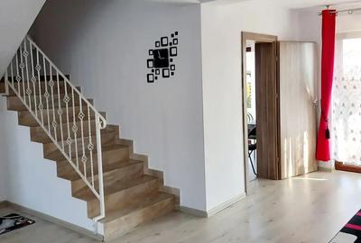De Vinzare Casa cu Etaj Gradina si Piscina - 6