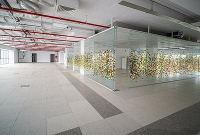 Spațiu comercial, de 1,130 mp, în P-ta Presei Libere - 2