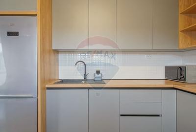 Apartament cu 2 camere semidecomandat, mobilat în Tractorul - 8