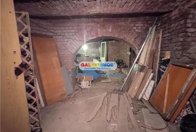 Armeneasca etaj vila 5 camere ,suprafata 183 mp, loc parcare - 46