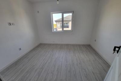 Duplex spatios cu 4 camere si mansarda cu placa de beton,gata de mutat - 8
