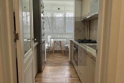 Apartament cu 3 camere decomandat, mobilat în Titan