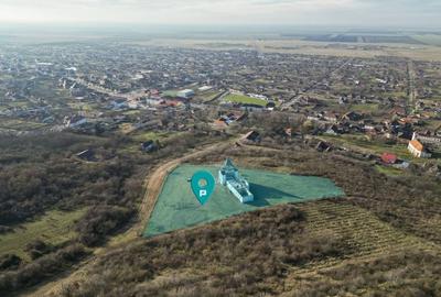 Castel cu vedere panoramica pe dealul Siriei
