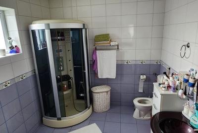 Casă individuală cu 4 camere cu Canalizare în CET - 16