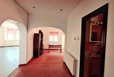 PROPRIETAR - apartament pretabil birouri,140 mp, etajul 1 in vila zona Bd. Mamaia - Universitate - 1