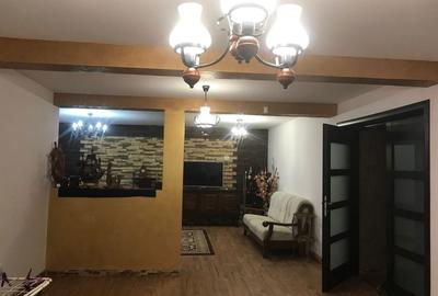 Casă cu 4 camere în Central