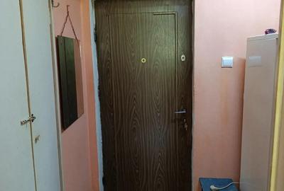 Vand apart 2 camere zona Peco - 7