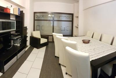 Apartament cu 3 camere decomandat, mobilat în Ultracentral