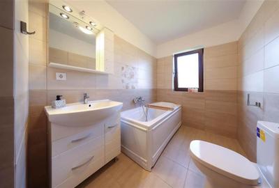 Vila cocheta, facilitati valoroase, strada asfaltata, intimitate: Tur LIVE! Vila cocheta, facilitati valoroase, strada asfaltata, intimitate: Tur LIVE! - 20