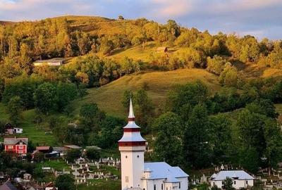 Teren de 15000 mp, în Exterior Vest - 1