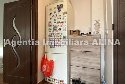 Apartament cu 2 camere semidecomandat în Piața Centrală