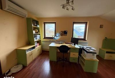 Casă cu 4 camere în Bucium - 3