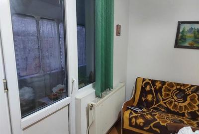 Apartament cu 4 camere decomandat în Roman - 4