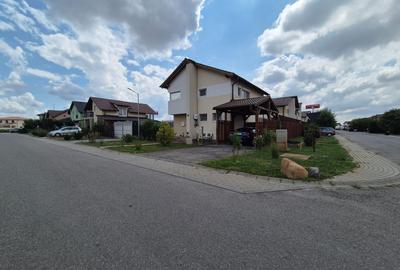 Vilă modernă de vânzare – Via Carmina, poziție pe colt, 0% comision - 1