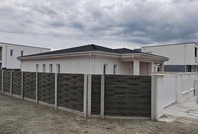 Duplex cu 3 camere cu Canalizare în Remetea Mare - 13