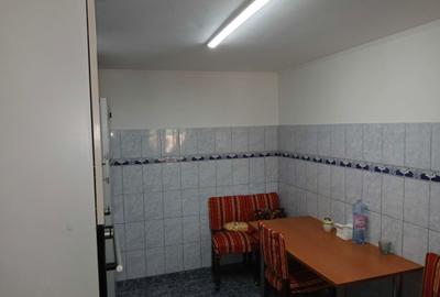 Casă cu 4 camere semidecomandat în Rahova - 3