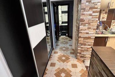 Apartament cu 2 camere în 1 Decembrie
