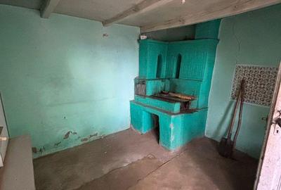 Casă cu 2 camere cu Teren 800 Mp în Central