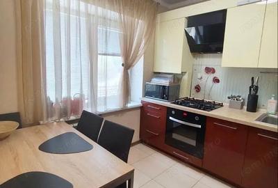 Garsonieră decomandată în Central