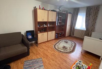 Apartament cu 2 camere, mobilat în Podul de Fier