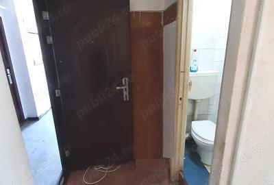 Toporasi-Branistari,Iacob Andrei, sector 5, garsoniera-etaj 1 din P+4, bloc civilizat - 2