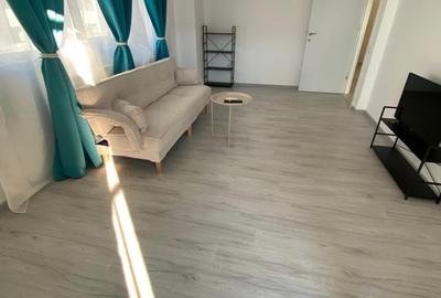 DE INCHIRIAT! Apartament 2 camere decomandat 60 mp , Sector 4 - 2